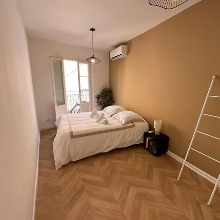 T2 Vieux Port D'ajaccio 아작시오